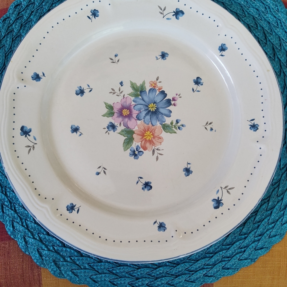 2 Design Concepts Provincial Bourquet Stoneware.